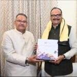 हरिद्वार में यूपी के उप मुख्यमंत्री ब्रजेश पाठक के उत्तराखण्ड आगमन पर उनका स्वागत एवं अभिनंदन करते कैबिनेट मंत्री गणेश जोशी