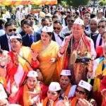 लोक गीतों की धुनों के बीच सीएम आवास में निखरे होली के रंग