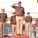 वर्दी में दृढता तथा व्यवहार में अनुशासन की सीख देने मैदान में उतरे दून पुलिस कप्तान