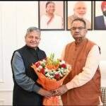 कृषि मंत्री गणेश जोशी से शिष्टाचार भेंट करते भरसार विश्वविद्यालय के कुलपति