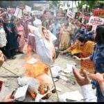 हाथीबड़कला में सैकड़ों महिलाओं ने कांग्रेस एवं उनके सहयोगी दलों द्वारा नारी शक्ति वंदन अधिनियम के विरोध को लेकर निकली आक्रोश रैली