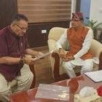 नई दिल्ली में केंद्रीय कृषि मंत्री शिवराज सिंह चौहान से भेंट करते कृषि मंत्री गणेश जोशी