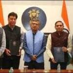 आत्मनिर्भर भारत रक्षा मंत्रालय ने भारतीय नौसेना के लिए 20 ‘एनहैंस्ड कैपेबिलिटी ग्लोबल नेविगेशन सैटेलाइट सिस्टम जैमर्स’ के लिए 449 करोड़ रुपये के अनुबंध पर हस्ताक्षर किए।