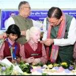 दिव्यांग बच्चों के बीच अपना जन्म दिवस मनाने पहुंचे मुख्यमंत्री श्री पुष्कर सिंह धामी