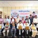 अंतर्राष्ट्रीय वृद्धजन दिवस के अवसर पर वरिष्ठ नागरिकों को सम्मानित करते कैबिनेट मंत्री गणेश जोशी