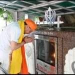 सेवा संकल्प अभियान’ के तहत नानकमत्ता पहुंचे मुख्यमंत्री धामी, स्वच्छता अभियान में किया श्रमदान