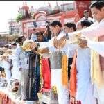 मुख्यमंत्री ने माँ गंगा से प्रधानमंत्री के स्वस्थ एवं दीर्घायु जीवन के साथ ही देश और प्रदेश की सुख-समृद्धि की कामना की*